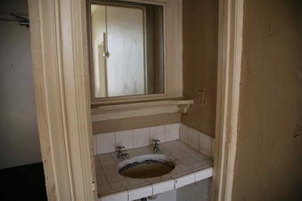 Enlarge photo 98