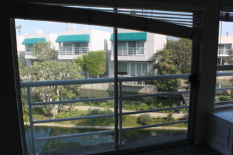 Enlarge photo 38