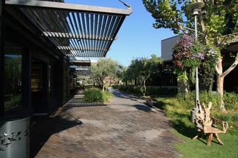 Enlarge photo 12