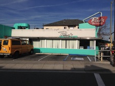 Rae's DIner