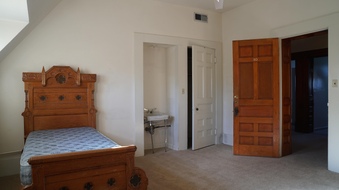 Enlarge photo 151