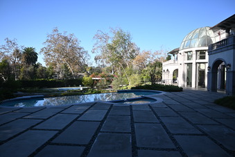 Enlarge photo 16
