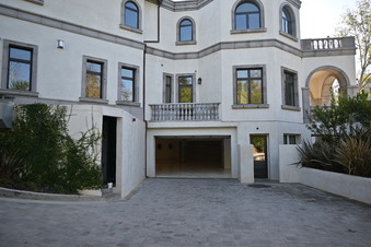 Enlarge photo 26