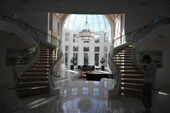 Enlarge photo 33