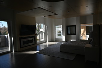 Enlarge photo 63