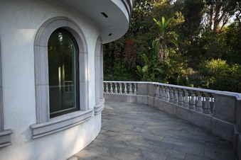 Enlarge photo 68
