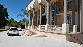 Enlarge photo 8