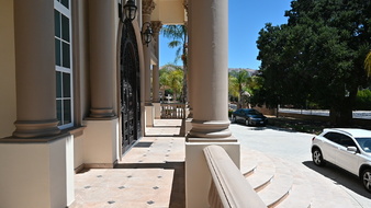 Enlarge photo 12