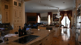 Enlarge photo 77