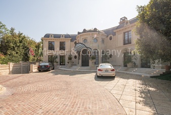 Enlarge photo 8