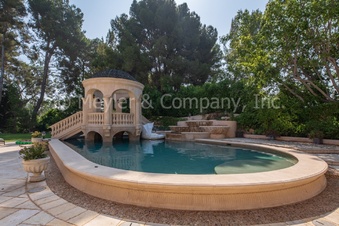 Enlarge photo 52