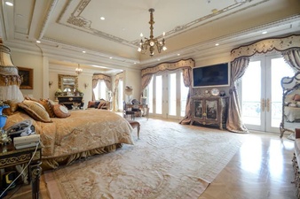 Enlarge photo 53