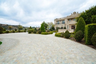 Enlarge photo 100
