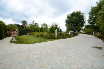 Enlarge photo 106