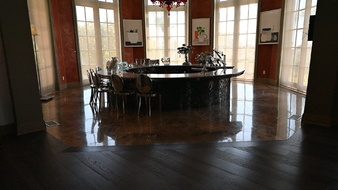 Enlarge photo 149