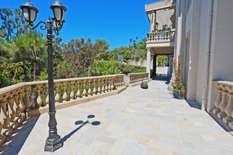 Enlarge photo 79
