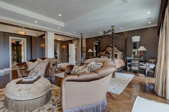Enlarge photo 75