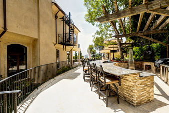 Enlarge photo 23