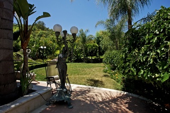 Enlarge photo 112