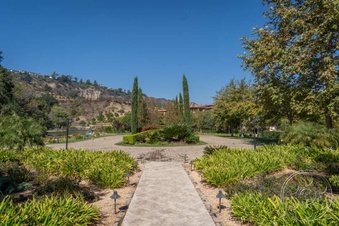 Enlarge photo 24