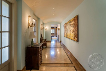 Enlarge photo 77