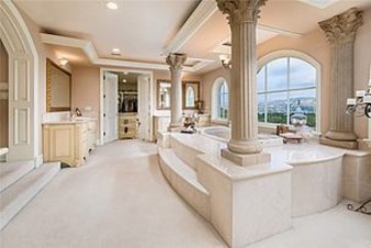 Enlarge photo 33