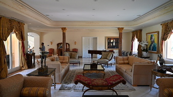 Enlarge photo 69