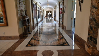 Enlarge photo 77