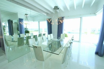Enlarge photo 112