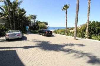 Enlarge photo 79