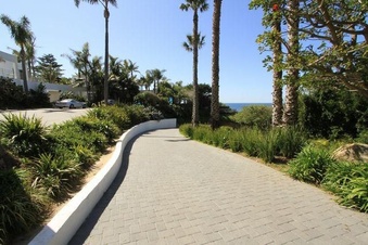 Enlarge photo 89