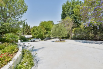 Enlarge photo 2
