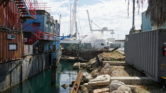 Enlarge photo 47
