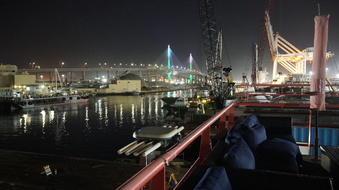 Enlarge photo 143