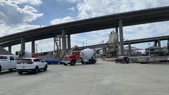 TRUCK ESCAPE - PIER D - LONG BEACH