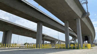 Enlarge photo 18