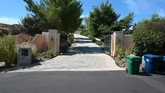 24932 Thousand Peaks Rd - Calabasas