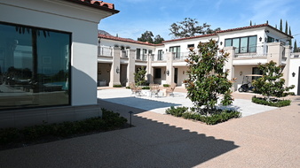 Enlarge photo 46