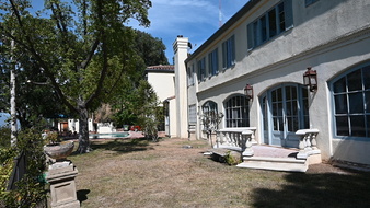 Enlarge photo 19
