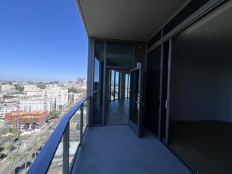 Enlarge photo 56