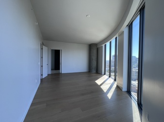 Enlarge photo 37