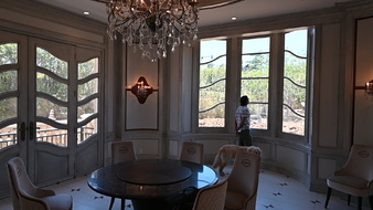 Enlarge photo 49