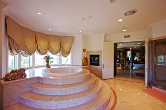 Enlarge photo 105