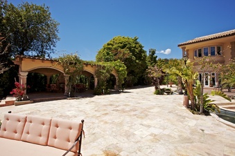 Enlarge photo 128
