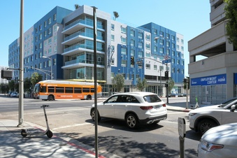 Enlarge photo 11