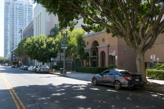 Enlarge photo 19