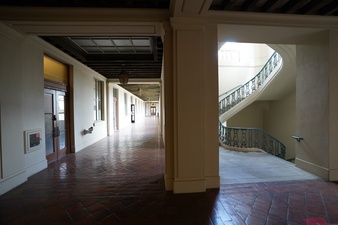 Enlarge photo 100