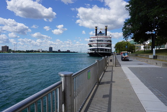 Enlarge photo 19