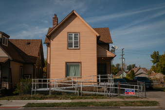 Enlarge photo 89