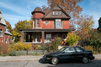 Enlarge photo 104